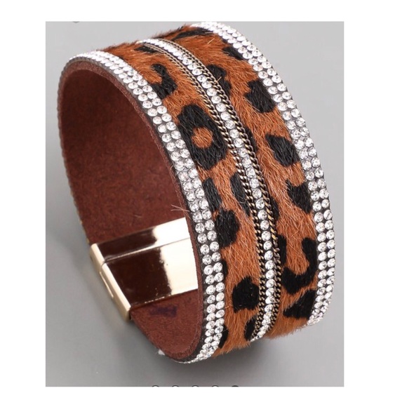 Jewelry - 💥NEW💥 Vegan Leather Animal Print & Diamond Cuff
